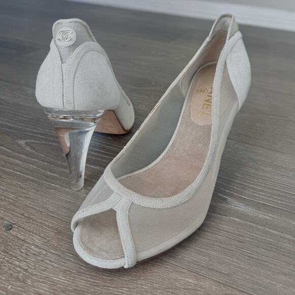 Chanel Vintage‎ Ivory Mesh Heels Size 38 Ultra Rare Audrey Hepburn Blair Waldorf - Picture 1 of 10